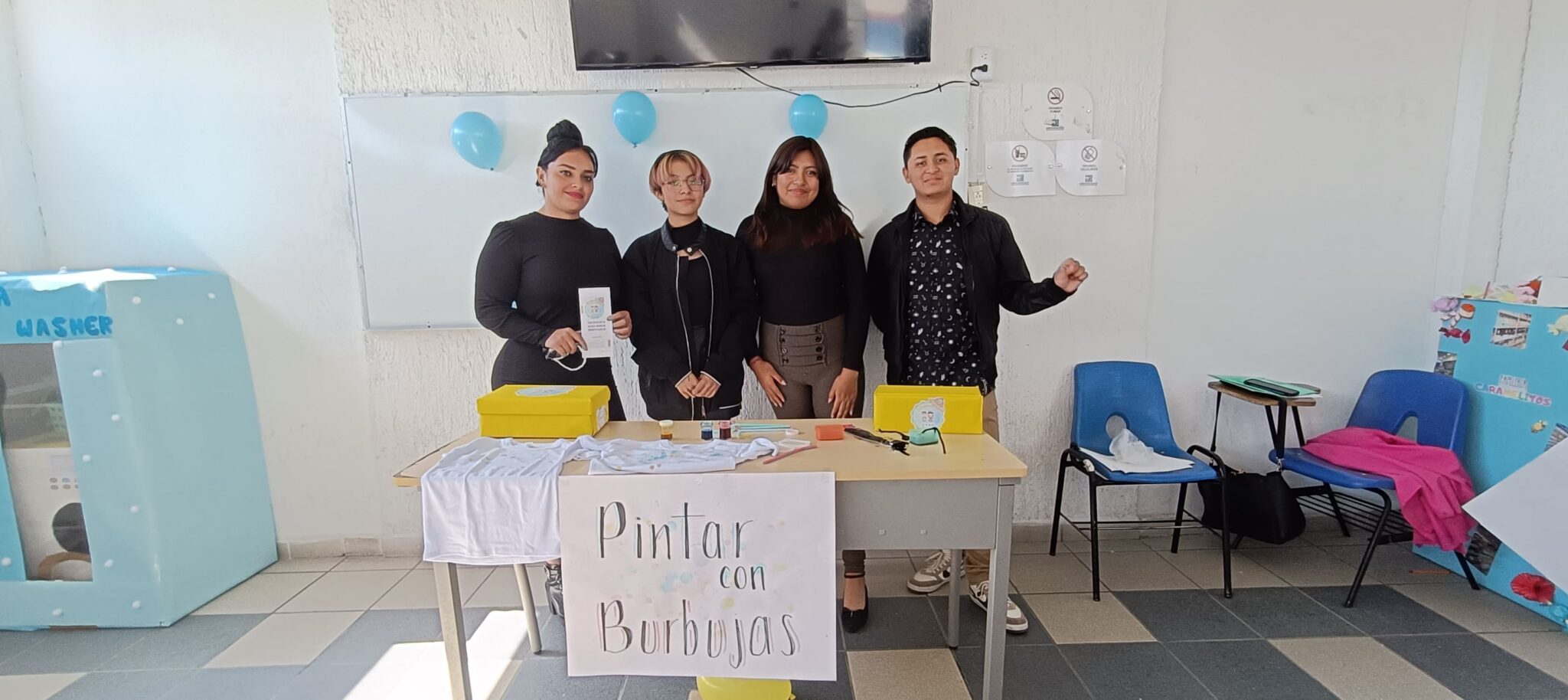 alumnos-licenciatura-unimec-administración-de-empresas-proyectos