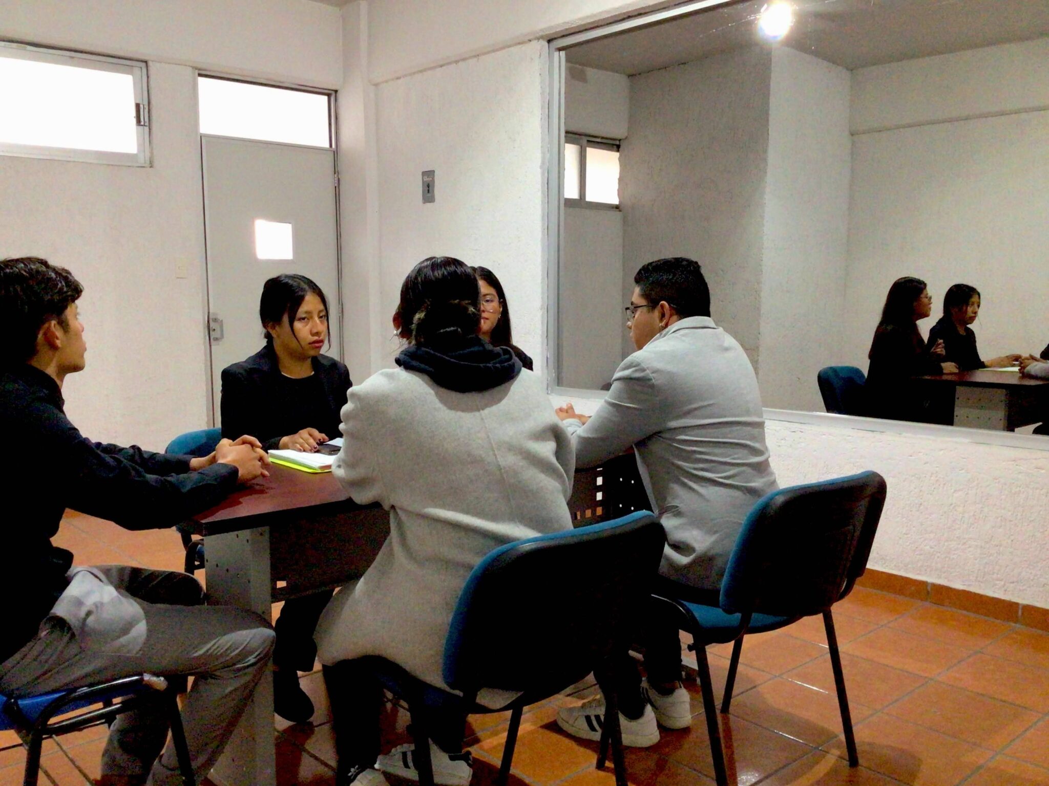 unimec-alumnos-cámara-de-gesell